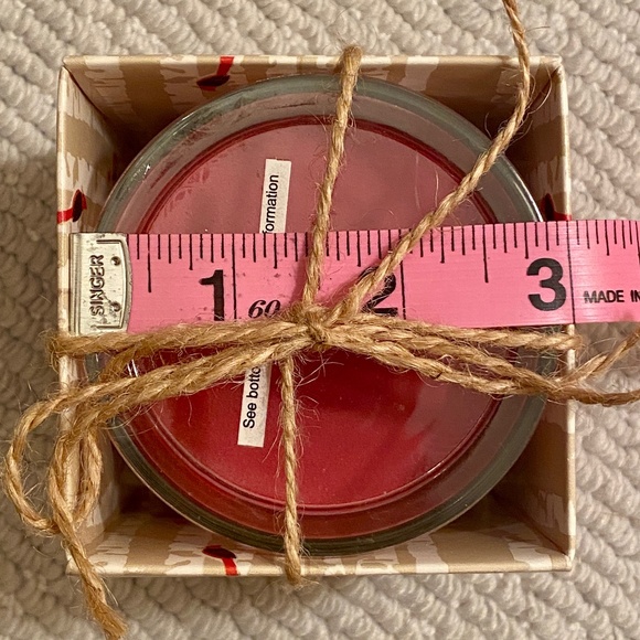 Cinnamon Apple Scented Filled Candle in Gift Box - Picture 6 of 10